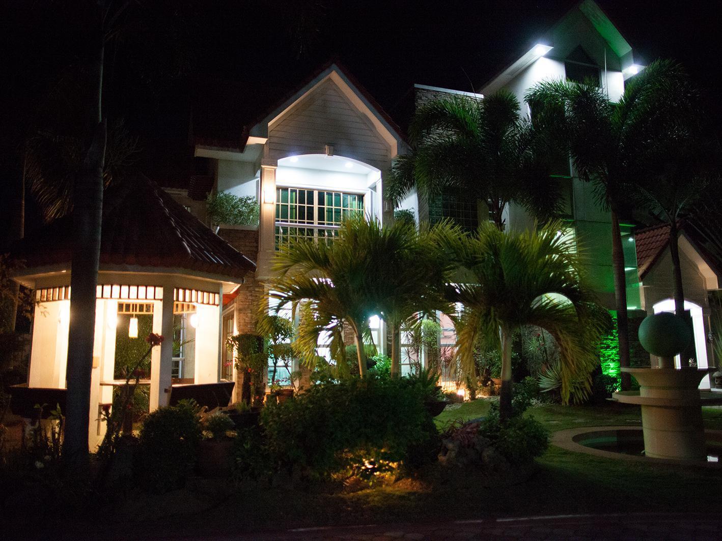 Sir Nico Guesthouse And Resort Plaridel  Buitenkant foto